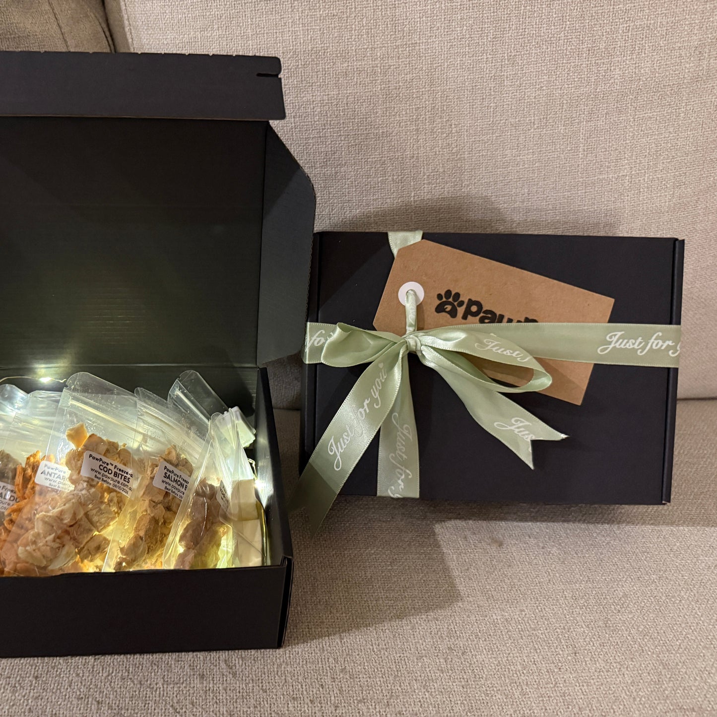 Try All 16 Freeze-Dried Treats for Cats & Dogs | Premium Gift Box