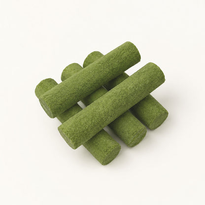 Pile of freeze dried cat grass sticks for cats by PawPure™