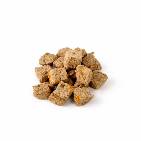 freeze dried duck carrot cubes for cats and dogs high protein fibre rich functional treat pawpure