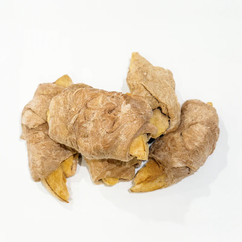 freeze dried duck wrapped pear treat for cats and dogs protein and fibre snack pawpure